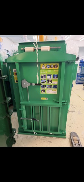 MacFab 75 plastpresse fraktskadet 