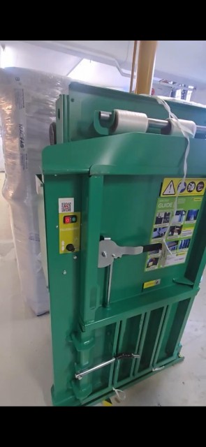 MacFab 75 plastpresse fraktskadet 